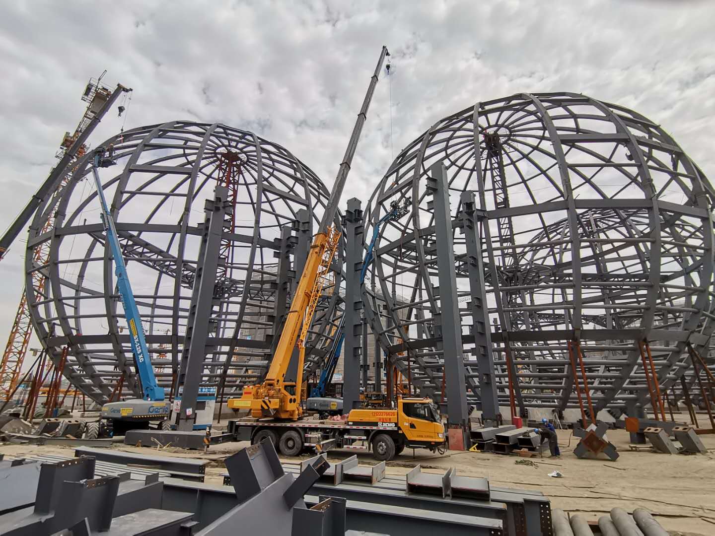 钢结构施工现场